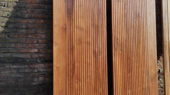 7 Pintu Kayu Minimalis untuk Rumah Modern Anda