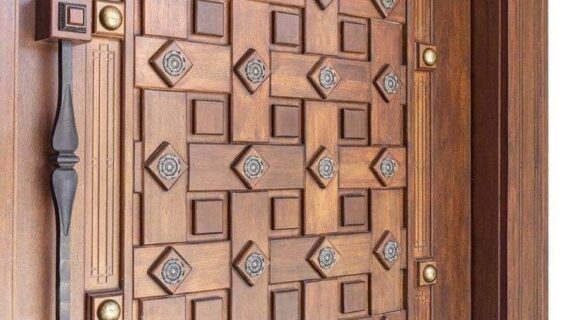 10 Faktor yang Mempengaruhi Harga Pintu Kayu