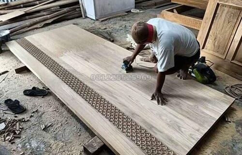 Jasa Pembuatan Pintu Kayu Jati Berkualitas Tinggi