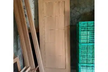 jenis kayu terbaik untuk pintu vila