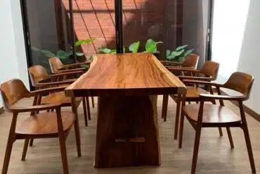 Jual Meja Makan Klasik Kayu Jati: Elegan dan Tahan Lama