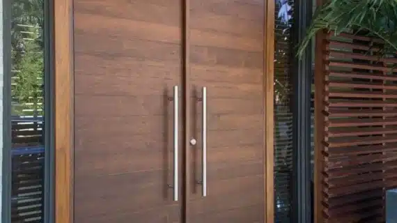 Pintu Kayu Double: Pilihan Terbaik untuk Vila Mewah