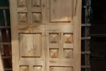 pintu kayu rustic