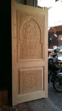 pintu kayu ukir